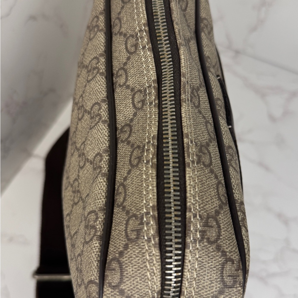 Gucci Front Zip Brown Crossbody Bag - Picture 6 of 13